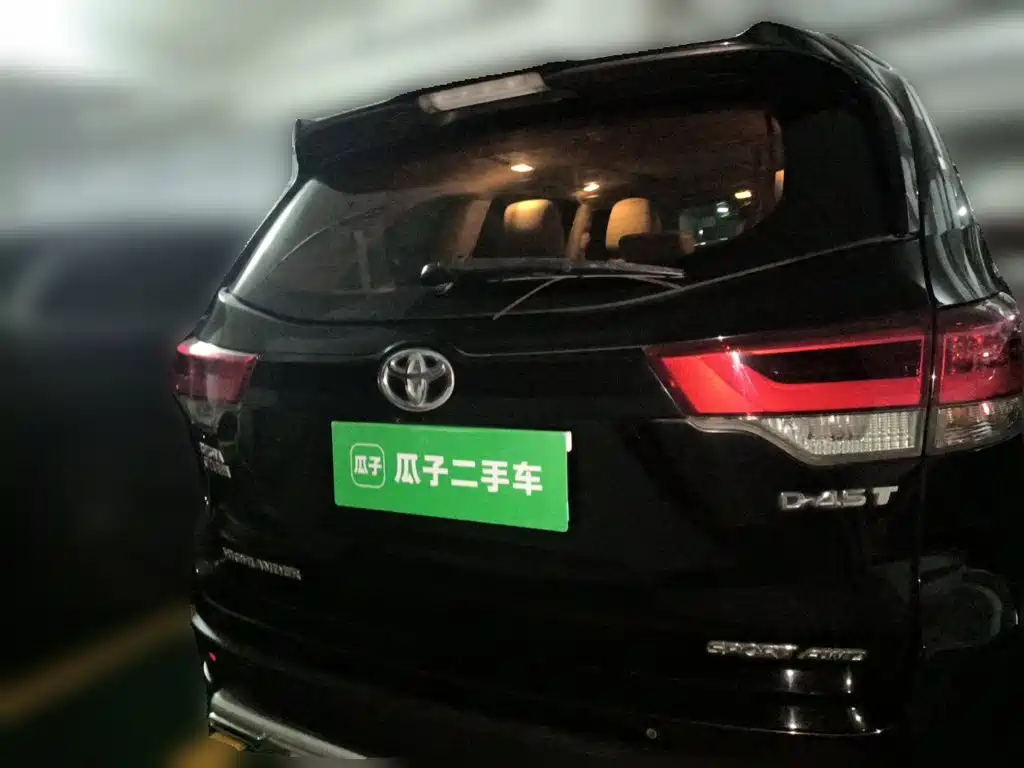 Highlander 2.0 T 4 WD Luxury 7-seat CN-V