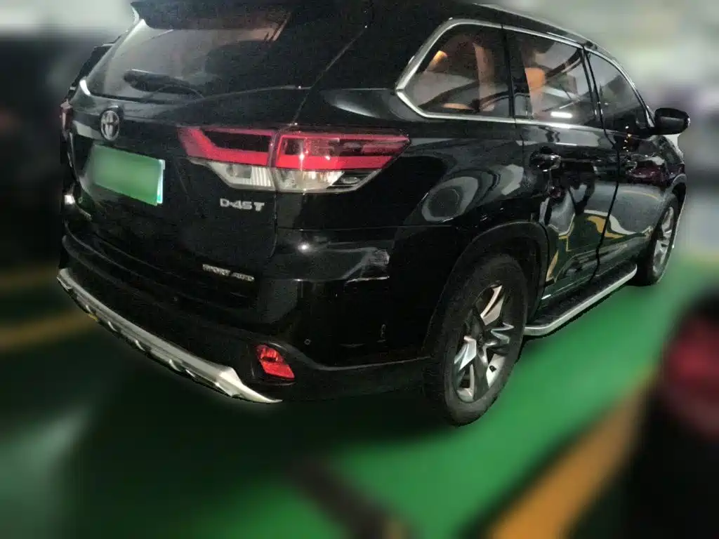 Highlander 2.0 T 4 WD Luxury 7-seat CN-V
