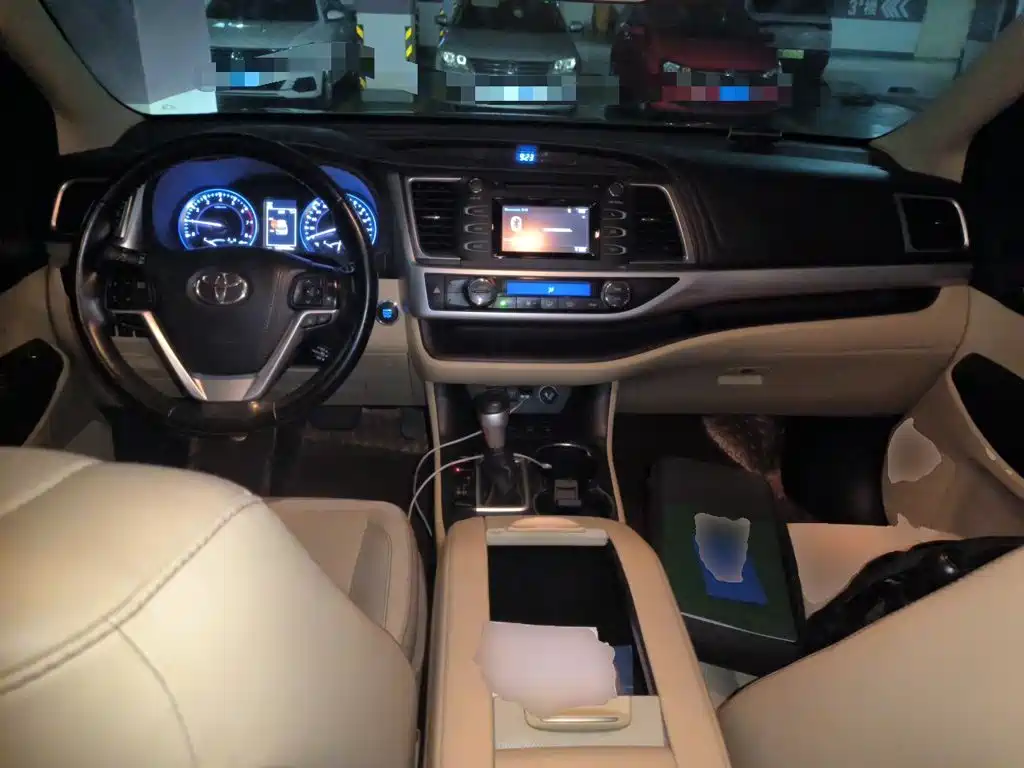 Highlander 2.0 T 4 WD Luxury 7-seat CN-V