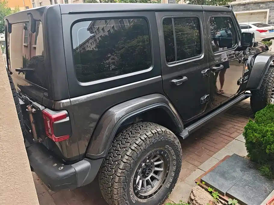 Wrangler 2.0 T Sahara 4-door