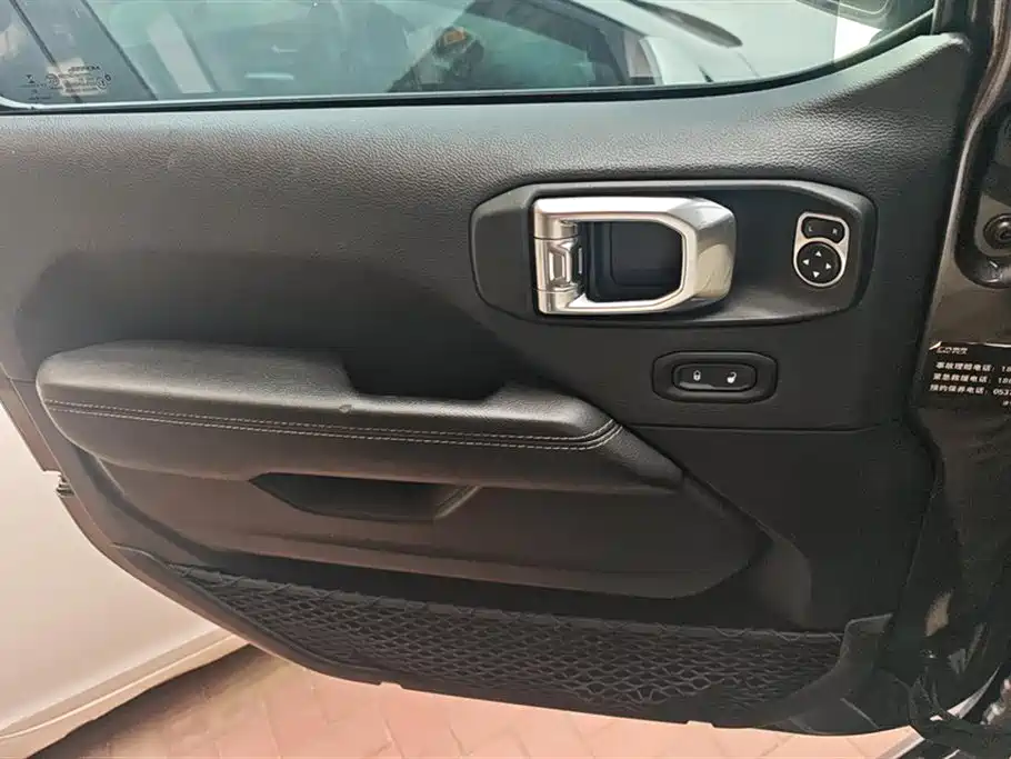Wrangler 2.0 T Sahara 4-door