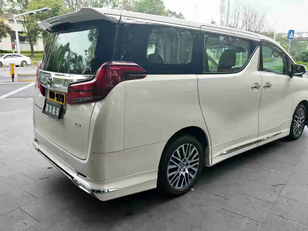 Alphard 3.5 L Luxury