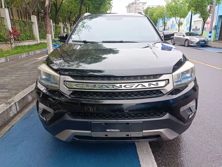 Changan CS75 2.0 L Manual Leading CN-IV