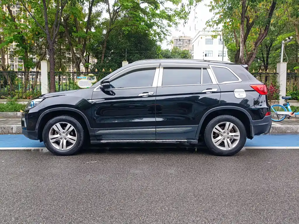 Changan CS75 2.0 L Manual Leading CN-IV