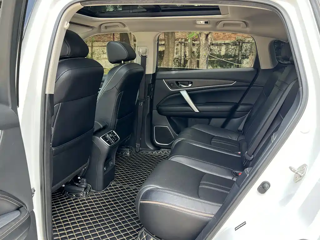 Avancier 370 TURBO 4 WD Premium