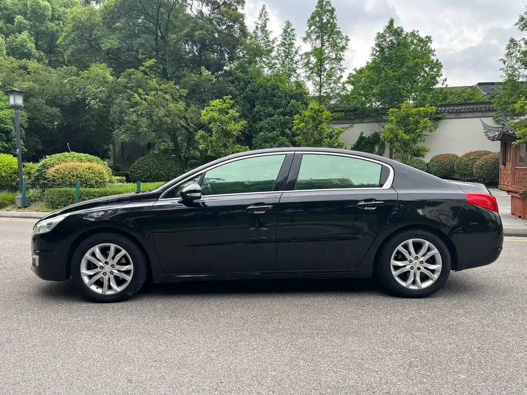 Peugeot 508 标致508 2012款 2.3 L 罗兰·加洛斯版