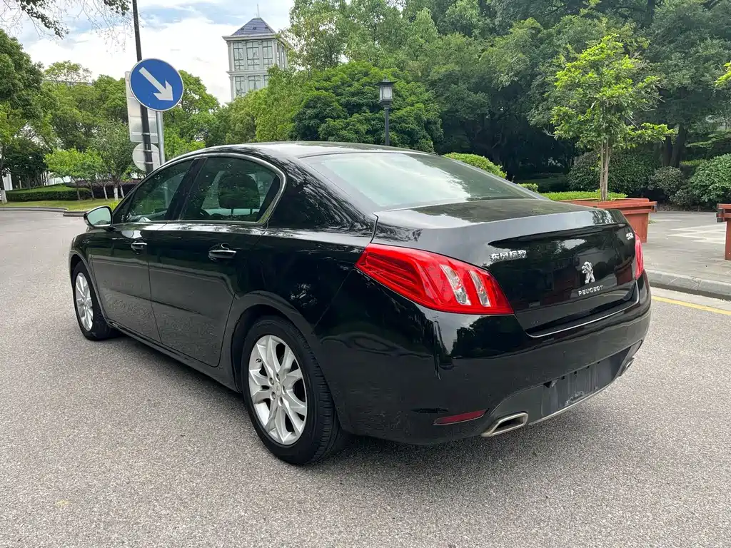 Peugeot 508 标致508 2012款 2.3 L 罗兰·加洛斯版