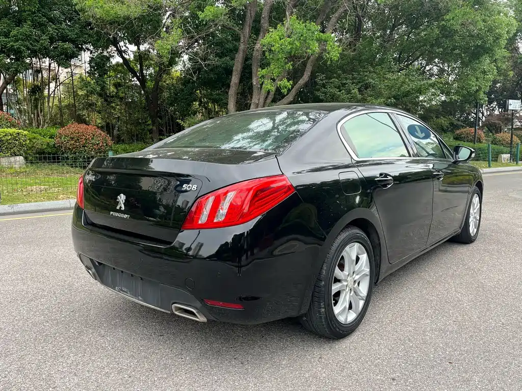 Peugeot 508 标致508 2012款 2.3 L 罗兰·加洛斯版