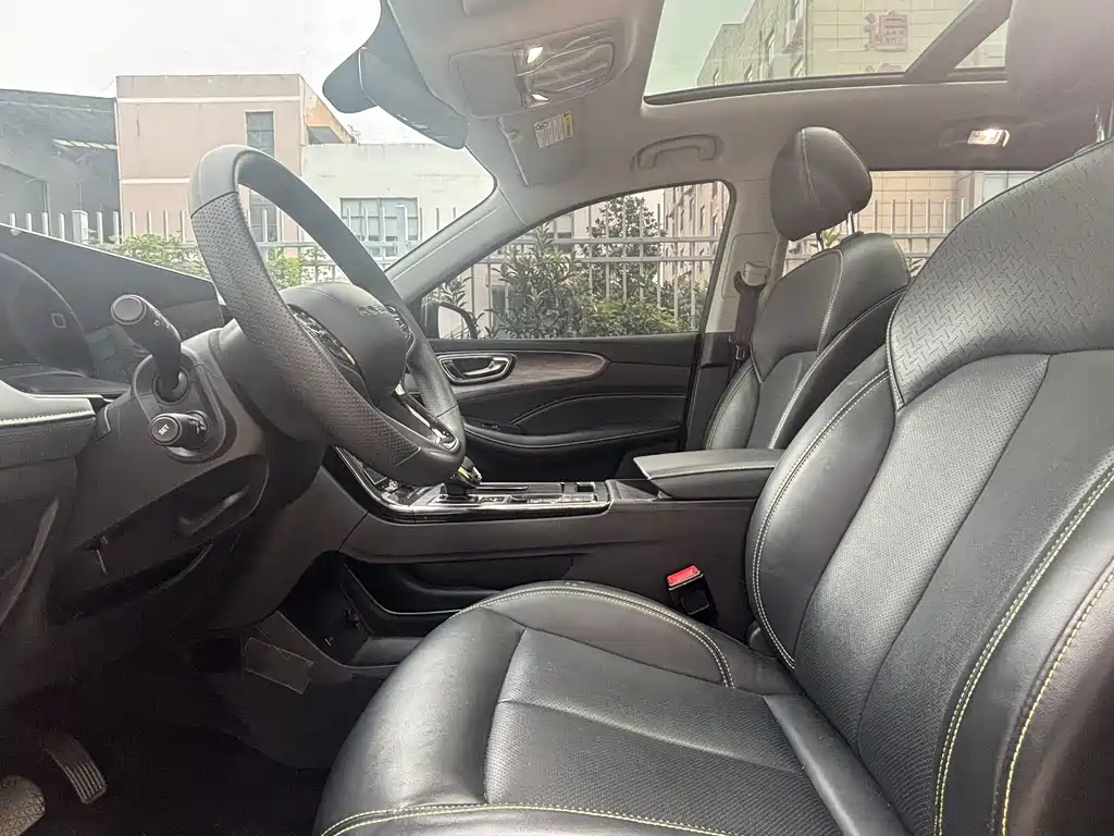 Roewe RX5 荣威RX5 2023款 PLUS 330 TGI 自动领潮智享版