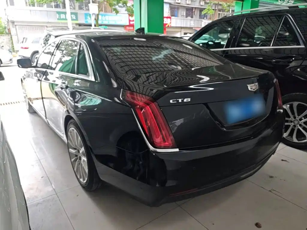 Cadillac CT6 28 T Leading