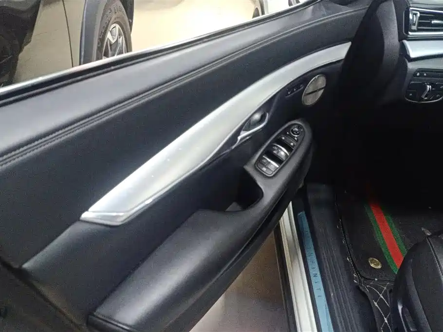 Infiniti QX50 英菲尼迪QX50 2020款 2.0 T 四驱智能版