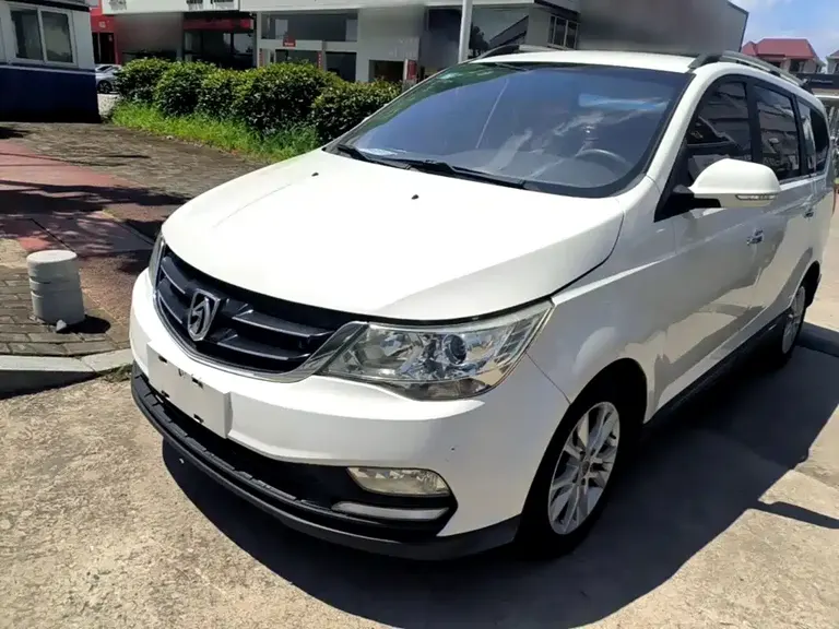 Baojun 730 1.5 L Manual Comfort 7-seat CN-V