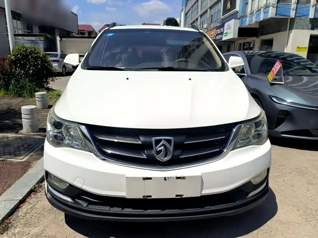 Baojun 730 1.5 L Manual Comfort 7-seat CN-V