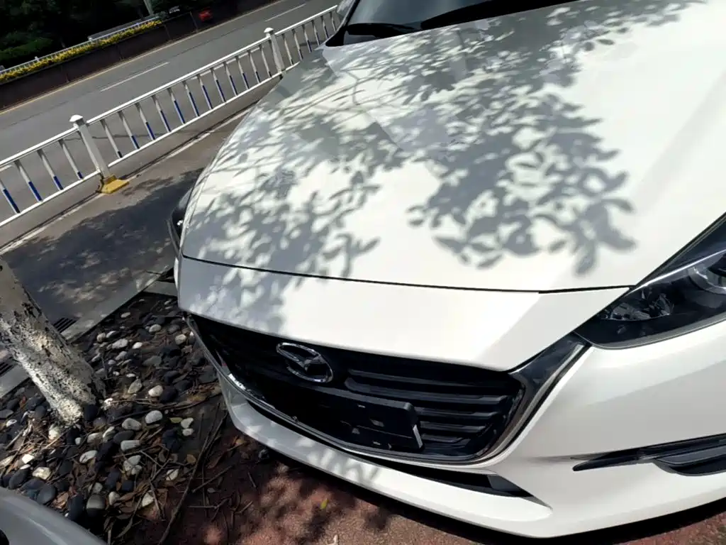 Mazda 3 Axela Sedan 1.5 L Auto Comfort CN-V