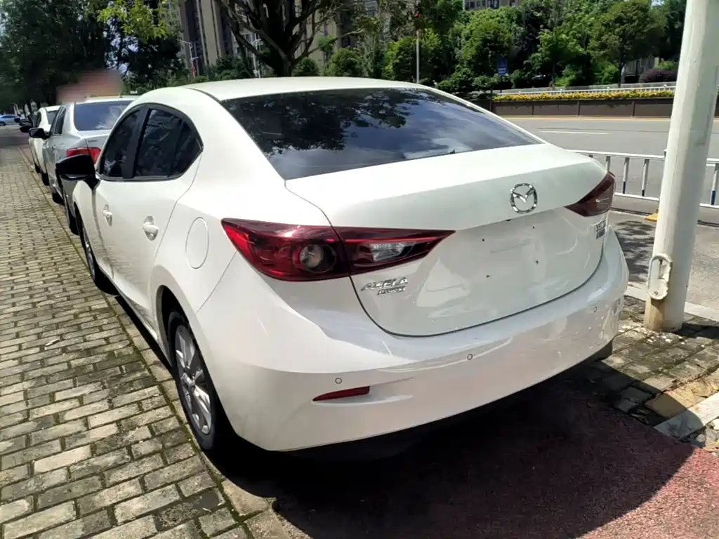Mazda 3 Axela Sedan 1.5 L Auto Comfort CN-V