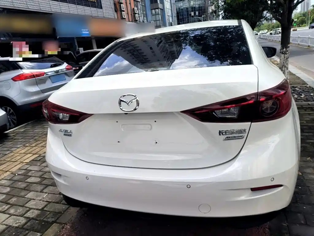 Mazda 3 Axela Sedan 1.5 L Auto Comfort CN-V