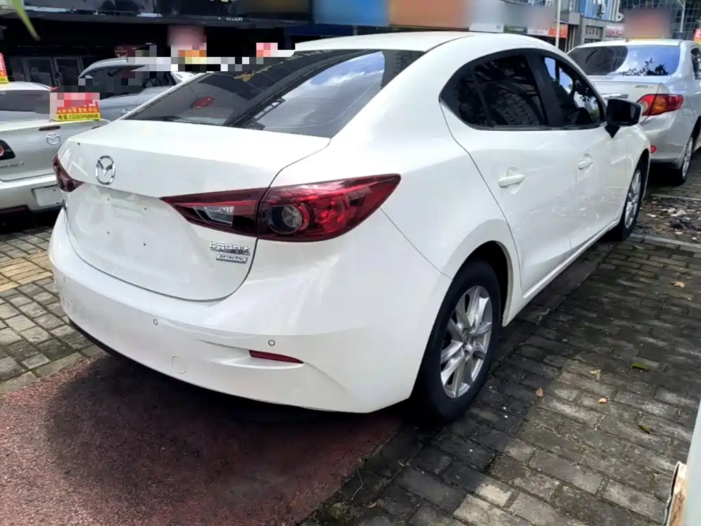 Mazda 3 Axela Sedan 1.5 L Auto Comfort CN-V