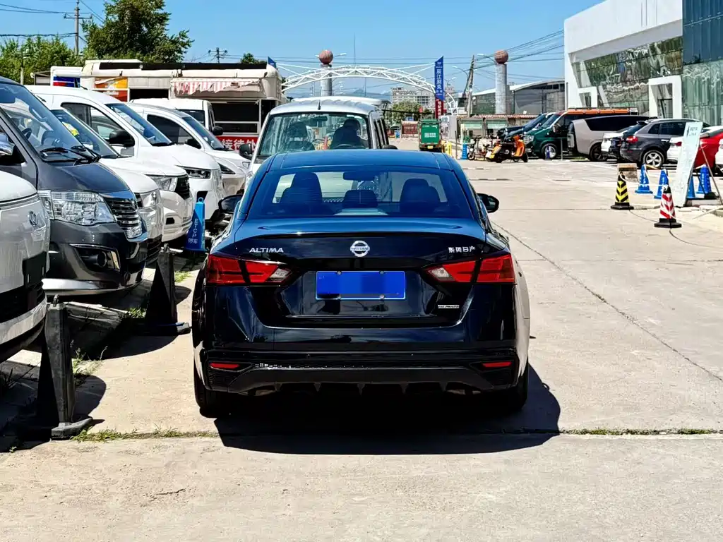 Teana 2.0 L XL Comfort