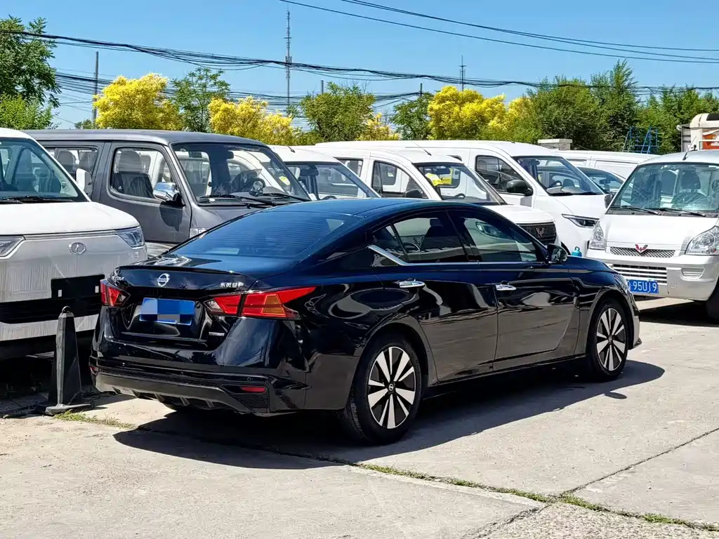 Teana 2.0 L XL Comfort