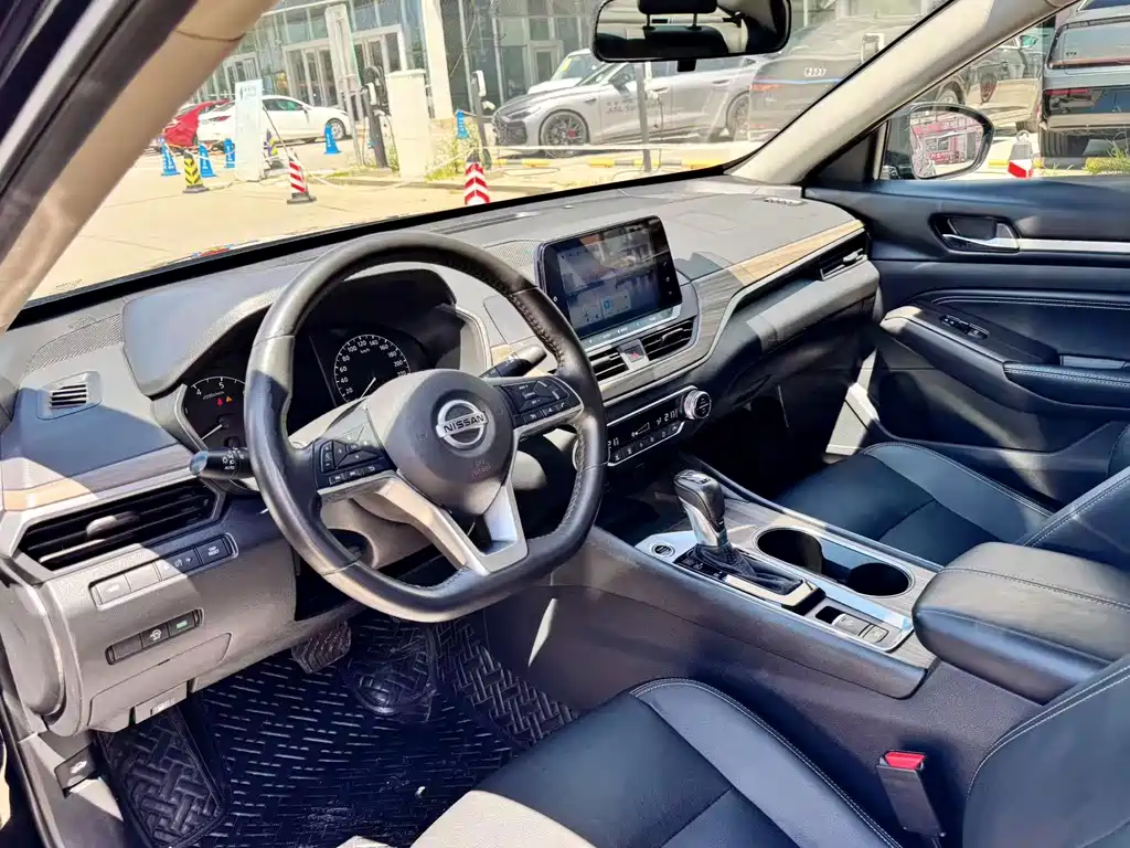 Teana 2.0 L XL Comfort