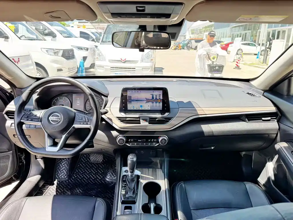 Teana 2.0 L XL Comfort