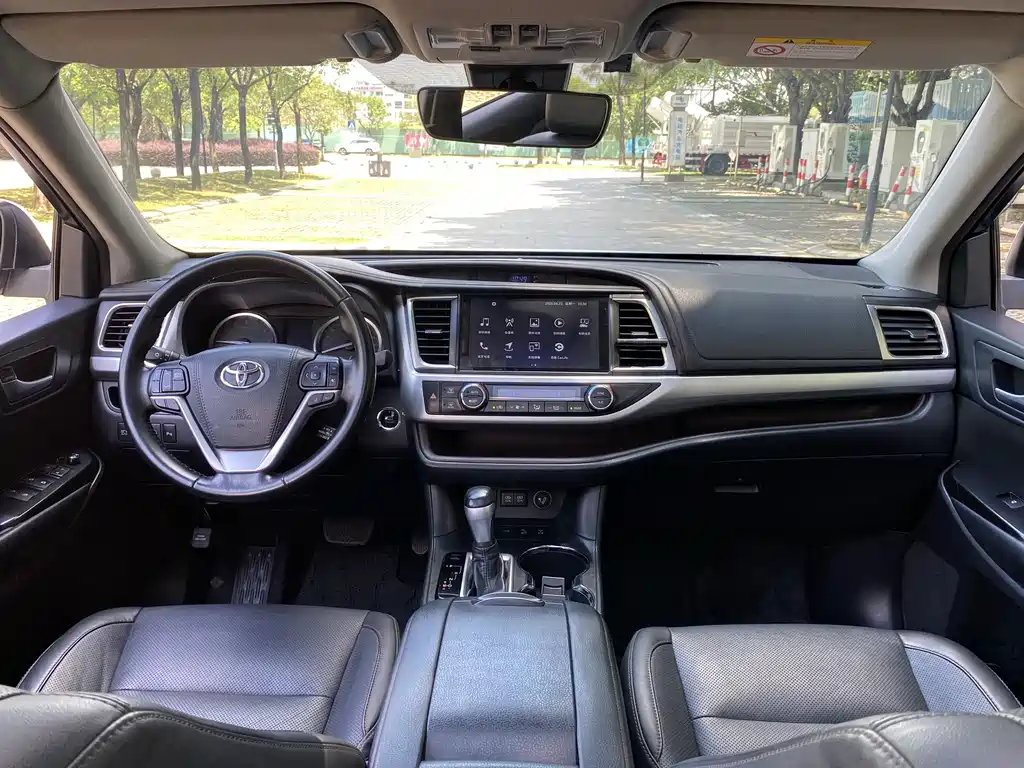 Highlander 2.0 T 4 WD Distinguished 7-seat CN-V