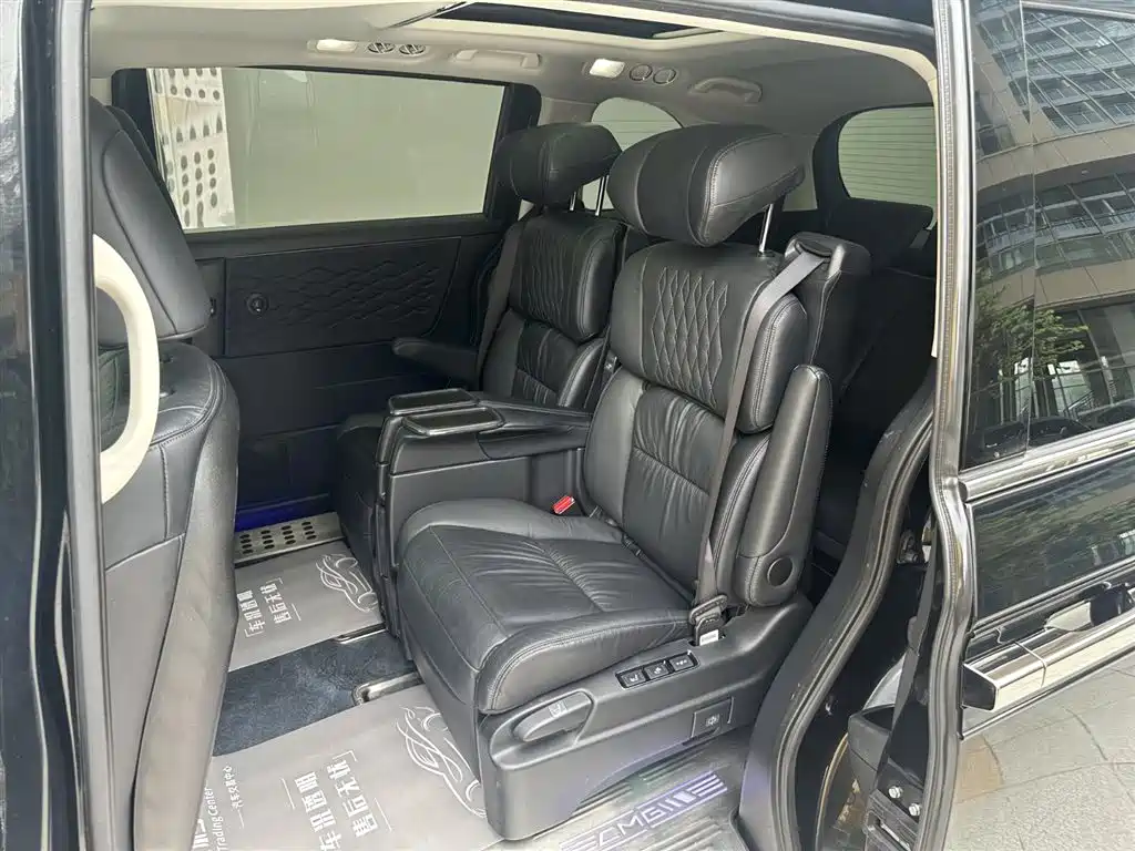 Elysion 2.0 L e:HEV Luxury Early Enjoyment