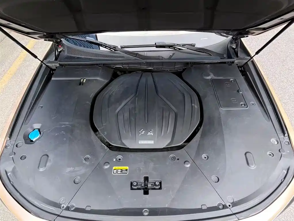 Hongqi H9 2.0 T Connected Flagship Enjoyment