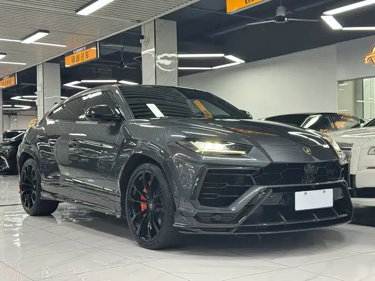 Lamborghini Urus 4.0 T V8