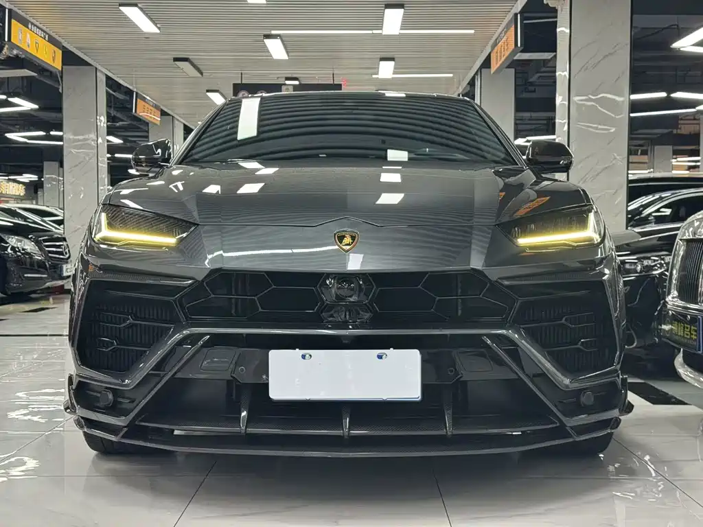 Urus 4.0 T V8