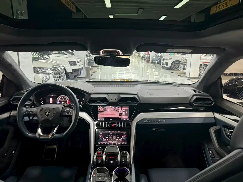 Urus 4.0 T V8