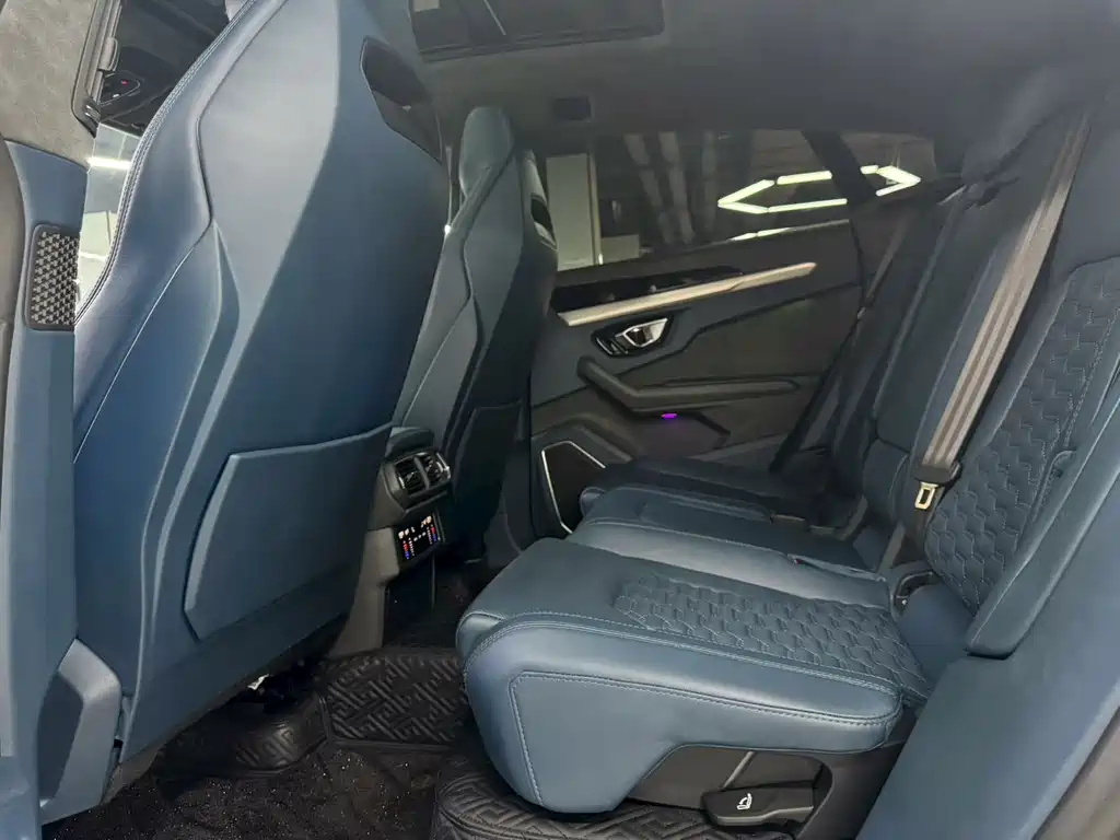 Urus 4.0 T V8