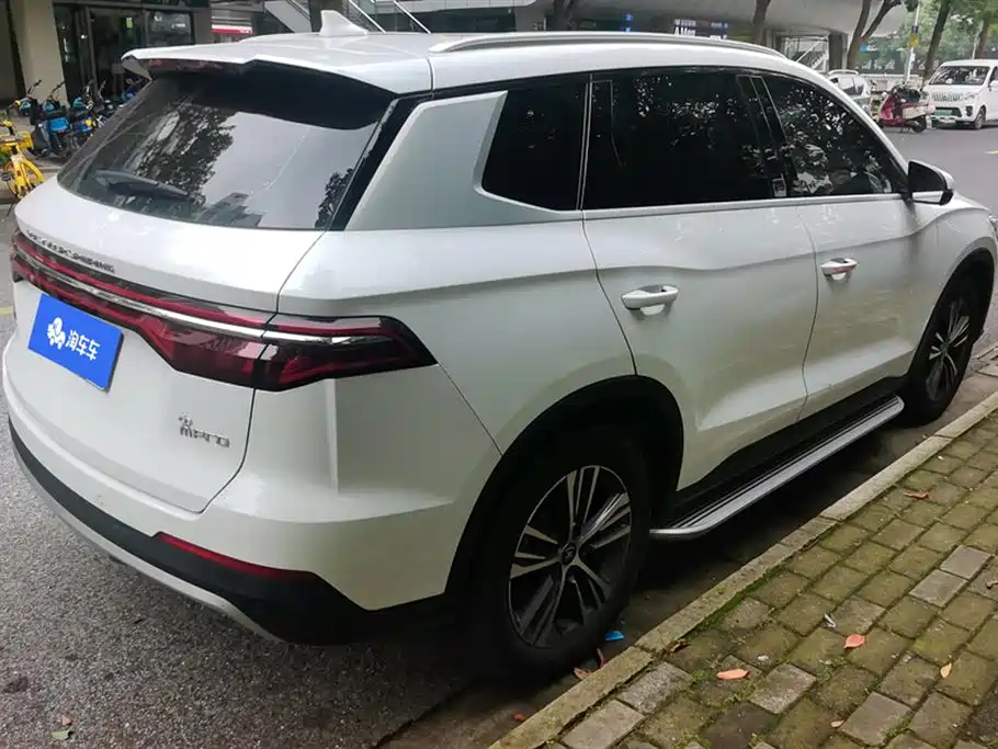 Song Pro 1.5 T Auto Luxury