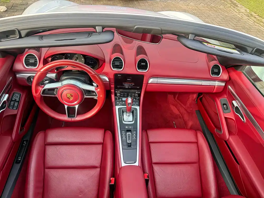 Porsche 718 Boxster 2.0 T