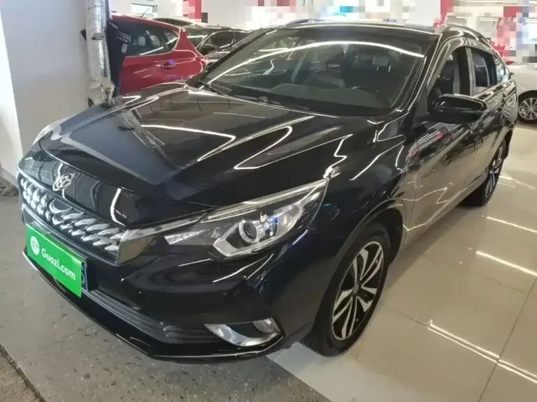 Venucia T90 2.0 L CVT Smart Style