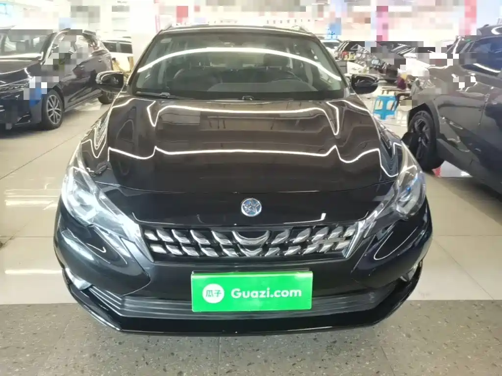 Venucia T90 2.0 L CVT Smart Style