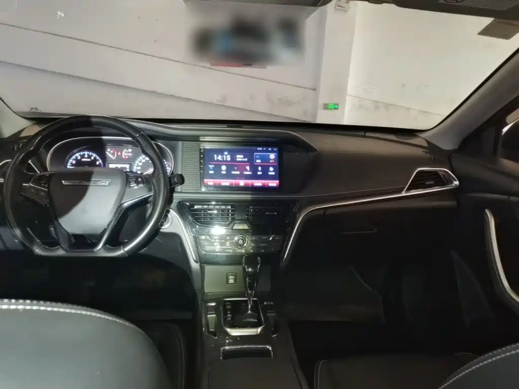 Venucia T90 2.0 L CVT Smart Style