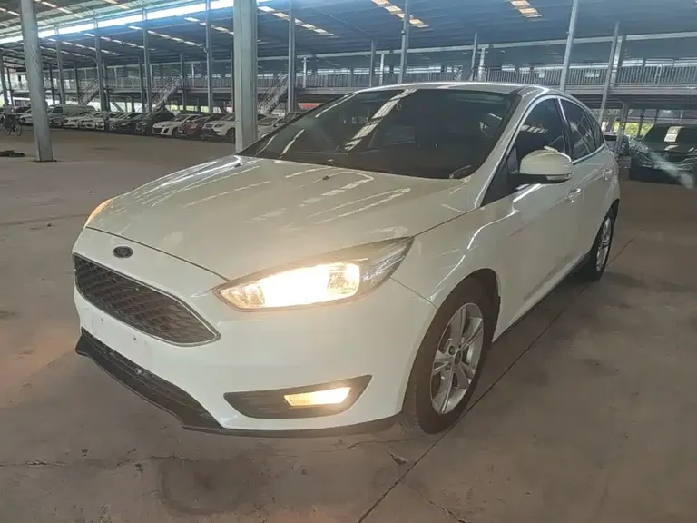 Ford Focus Hatchback 1.6 L Auto Comfort Smart Travel