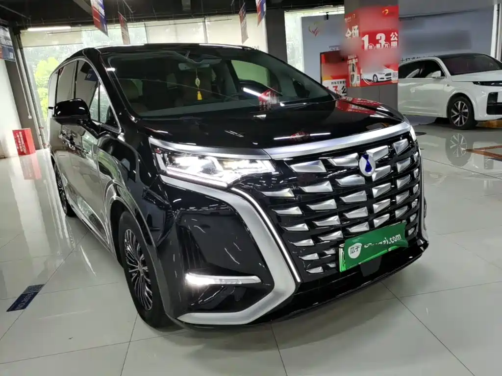 Denza D9 DM-i 970 4 WD Flagship