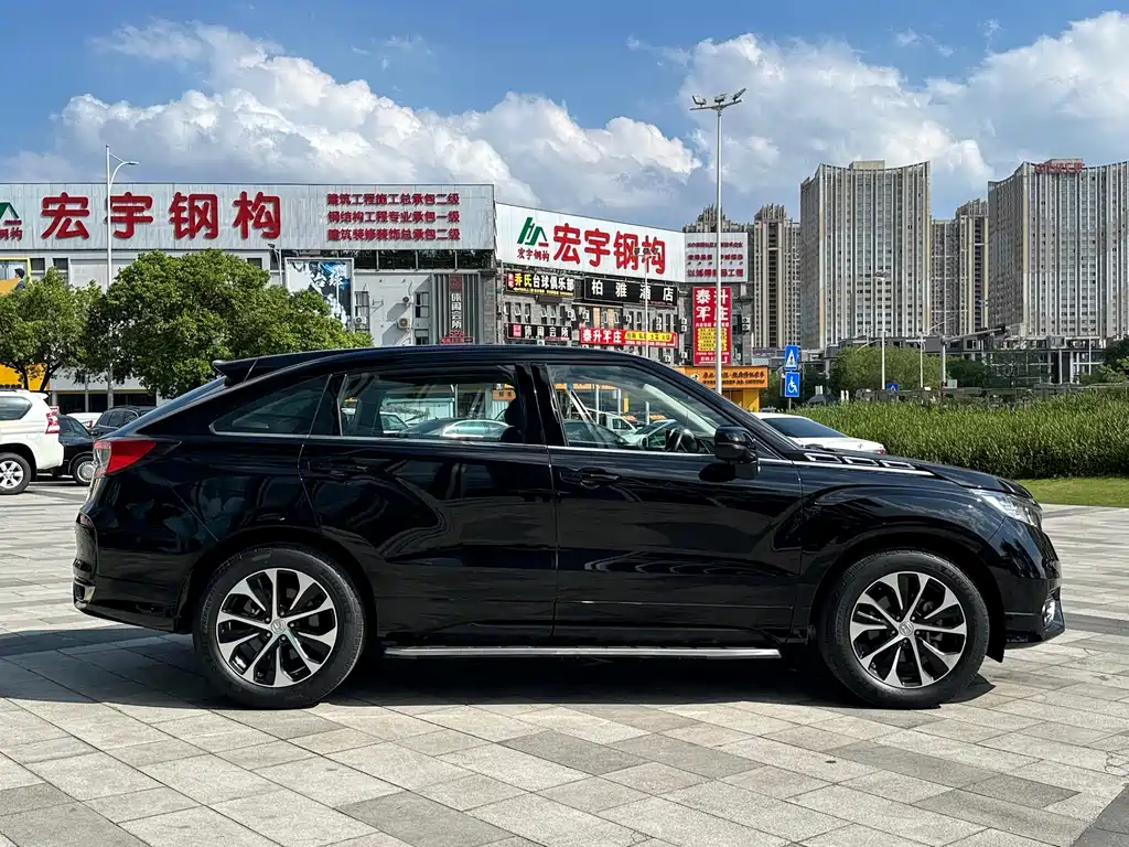 Avancier 240 TURBO 2 WD Luxury
