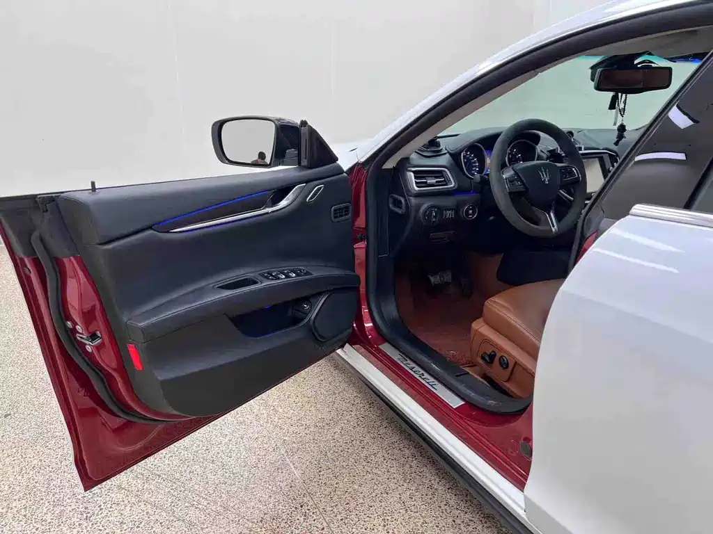 Ghibli 3.0 T Standard