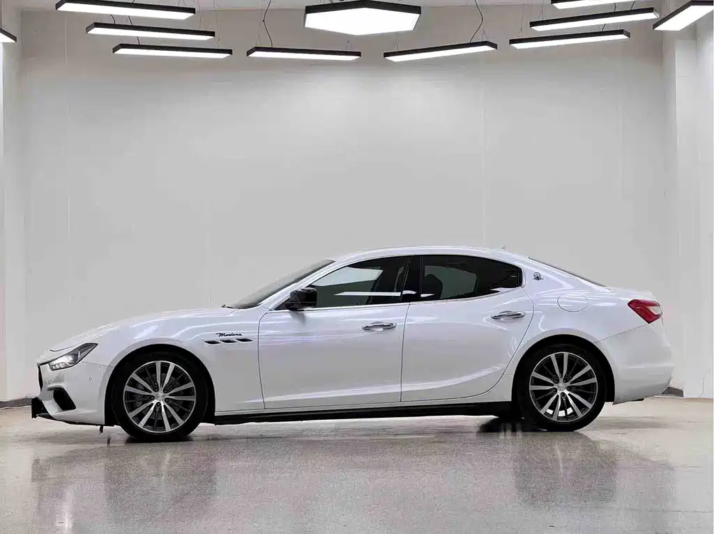 Ghibli 3.0 T Standard
