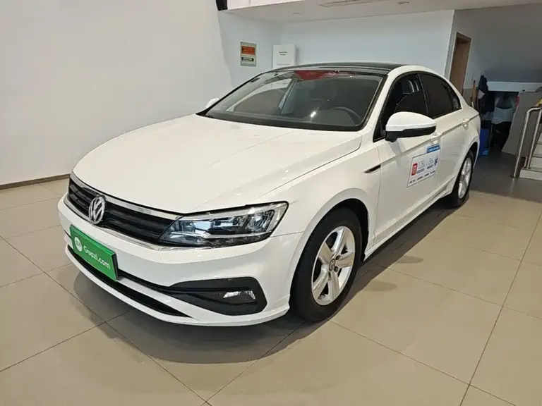 Volkswagen Lamando 230 TSI DSG Style