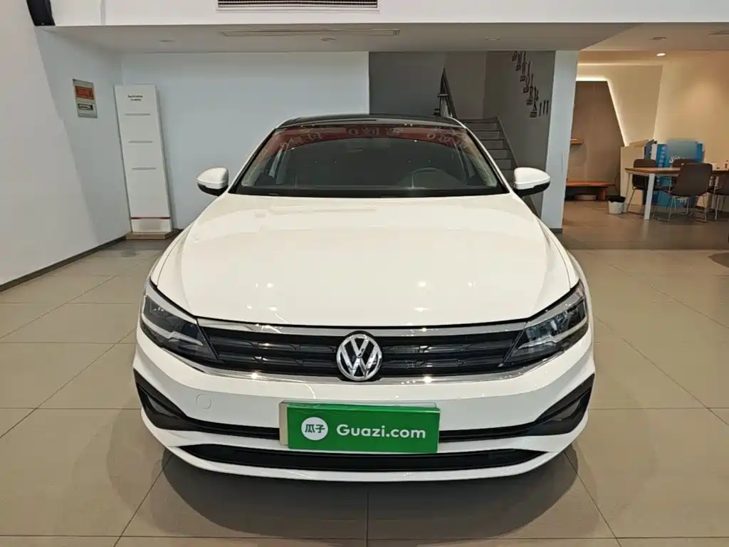 Lamando 230 TSI DSG Style