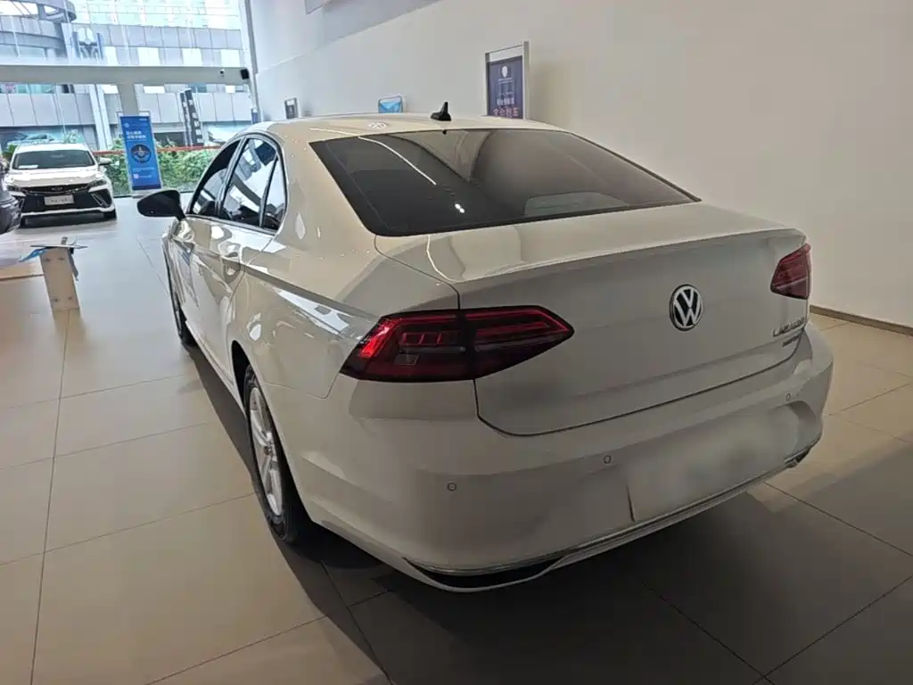 Lamando 230 TSI DSG Style