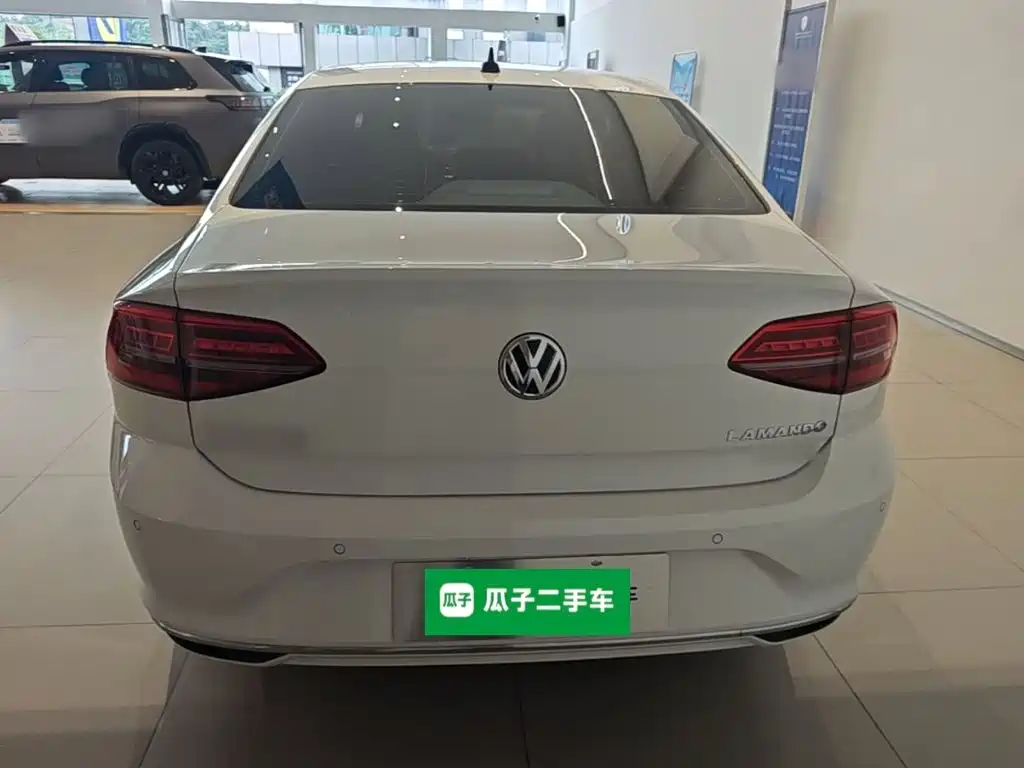 Lamando 230 TSI DSG Style
