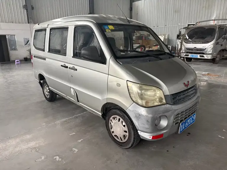 Wuling Zhiguang 五菱之光 2010款 1.0 L基本型