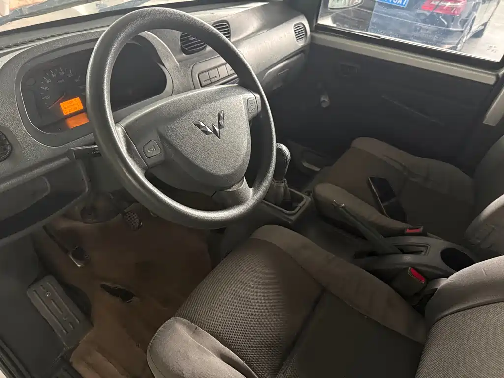 Wuling Zhiguang 五菱之光 2010款 1.0 L基本型