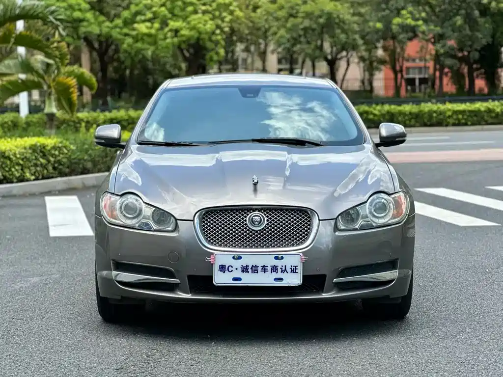 Jaguar XF XF 3.0 L V6 Luxury