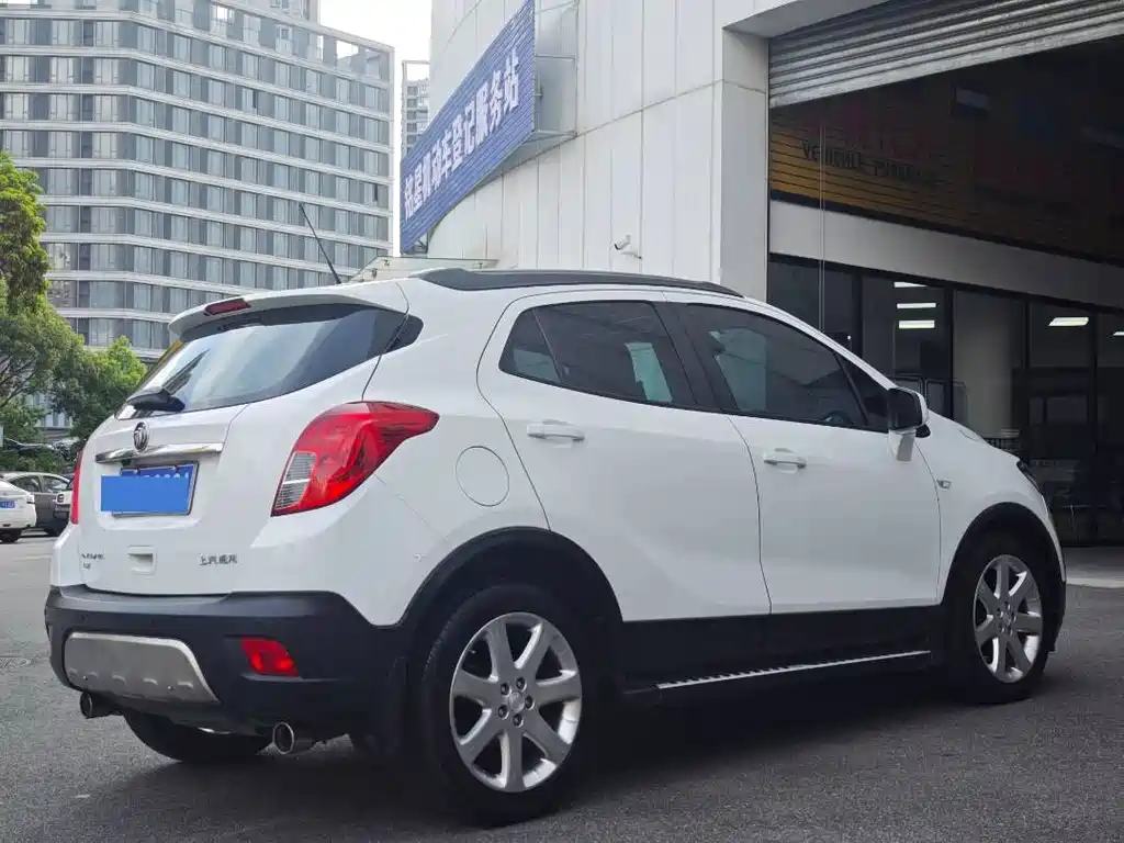 Encore 18 T Auto 2 WD Urban Elite